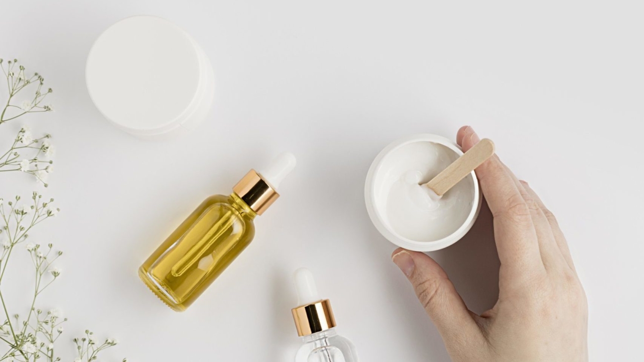 flat-lay-of-natural-cosmetics-with-copy-space
